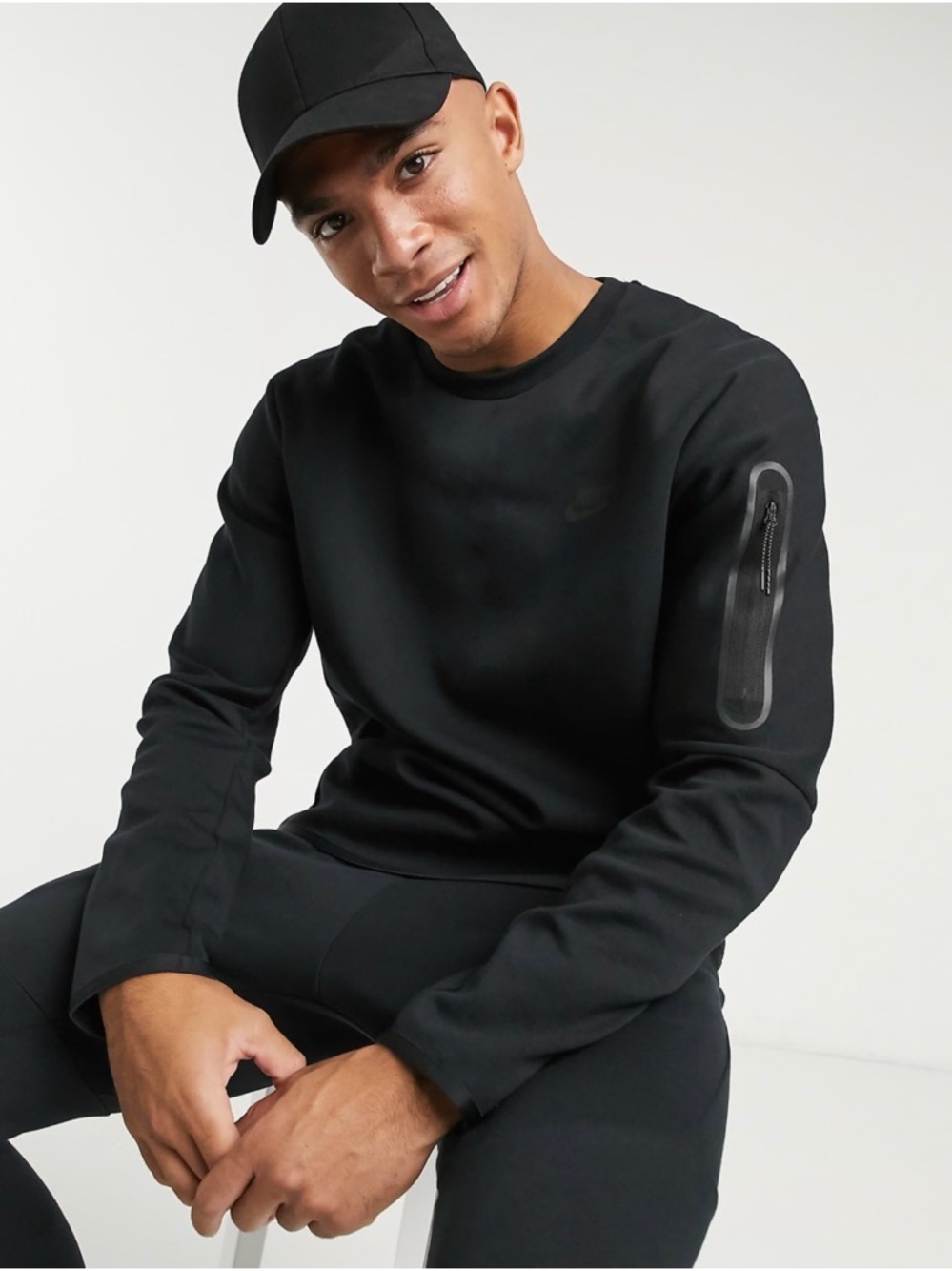 Nike Men’s Tech Fleece Sweatshirt size M